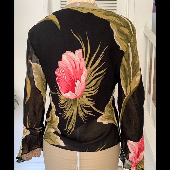 2pc ladies top and skirt, TOP size med.,sheer fabric w/body lined. Top 26” long. - Picture 2 of 7